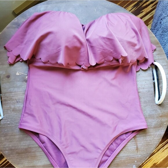 One piece swimsuit - Picture 2 of 9